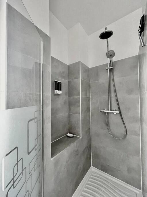 Gustave - Charming Eiffel Tower Appartement - Párizs Kültér fotó